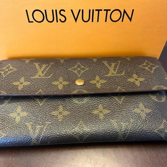 Authentic Louis Vuitton Port Trésor Monogram Snap Wallet - Picture 3 of 9
